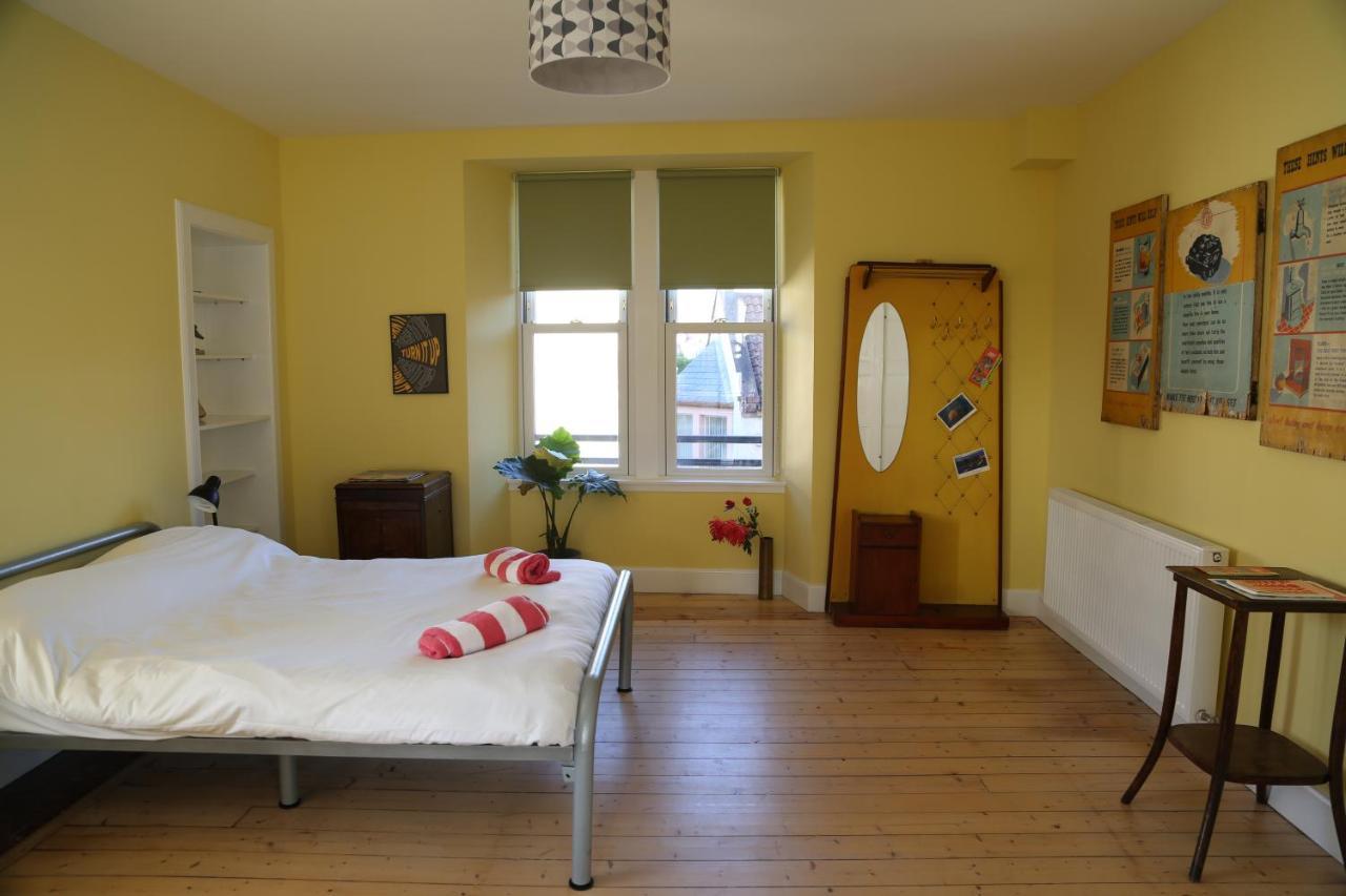 The Dolphin Inn Hostel Данбар Екстер'єр фото
